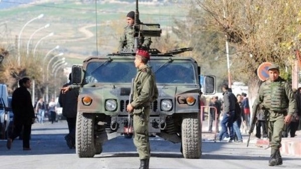 الجزائر تسلم تونس أسماء رجال أعمال