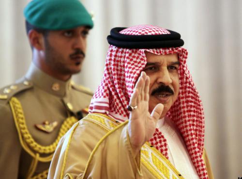 وصول ملك البحرين للمشاركة في أعمال