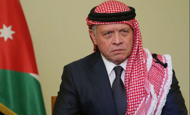 الملك يعزي أمير الكويت