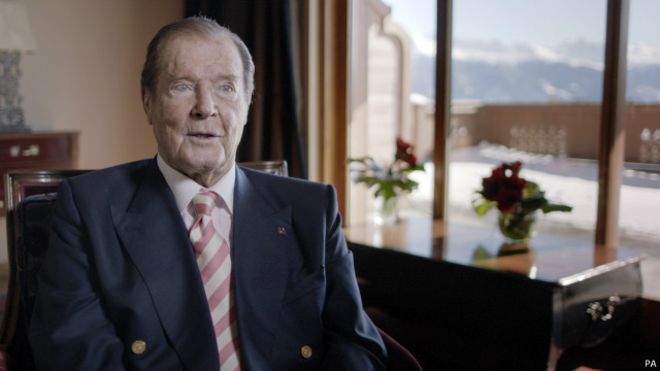 وفاة نجم سلسلة أفلام جيمس بوند