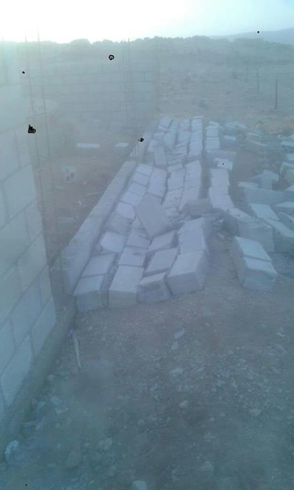 ذيبان.. إزالة سور مدرسة لعدم مطابقته