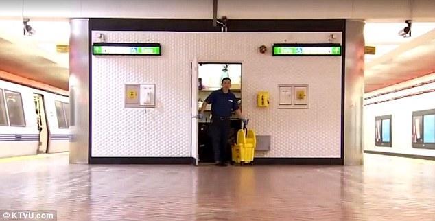 عامل نظافة في أمريكا يتقاضى 270