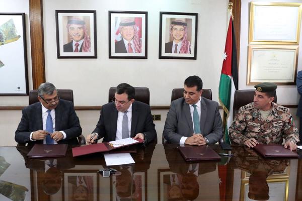 الحكومة تعلن عن برنامج تشبيك خريجي