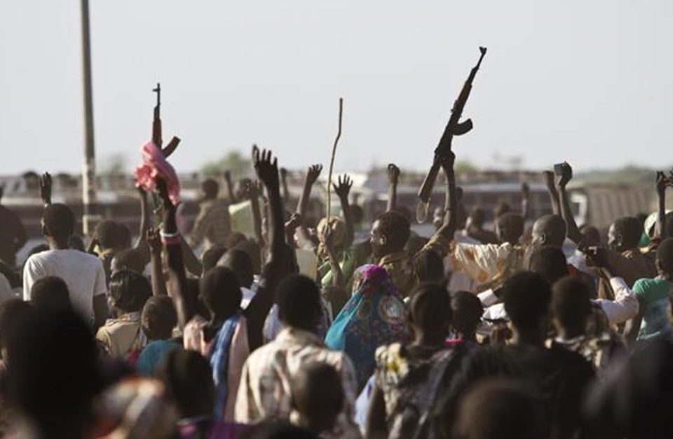 الشرطة السودانية تفرق محتجين على ارتفاع