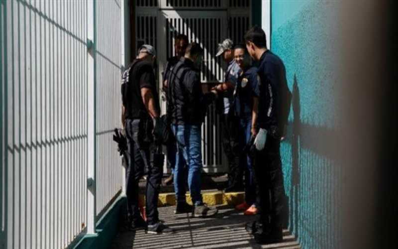 فنزويلا تحتجز 6 أشخاص بعد محاولة