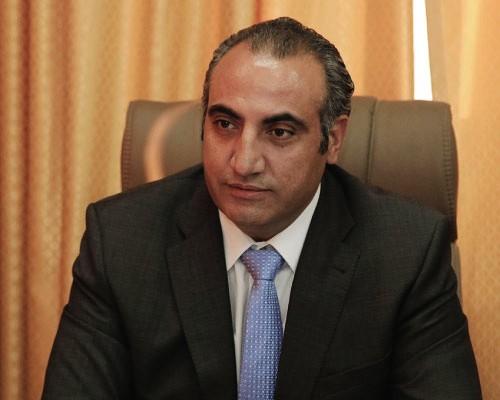 موظفو الأمانة يطالبون الشواربة بإجراء تقاعدات