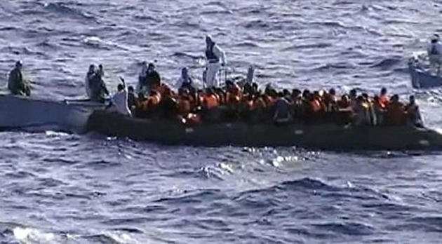 إنقاذ 92 مهاجرا قبالة السواحل الاسبانية