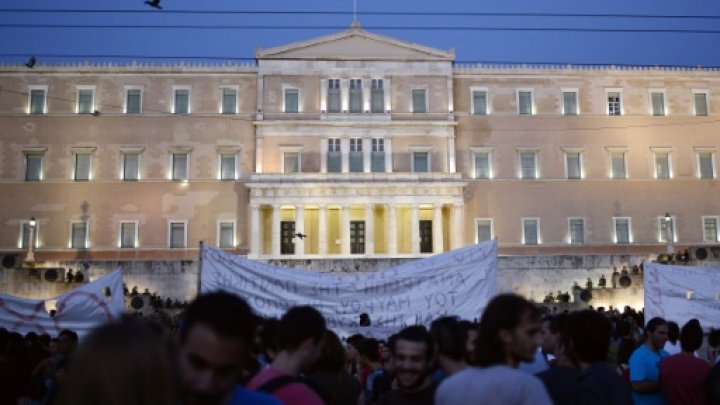 نقابة الموظفين الرسميين في اليونان تدعو