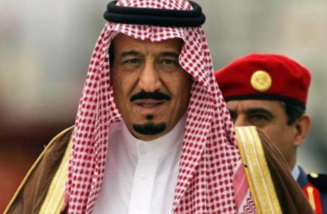 الملك يستقبل خادم الحرمين الشريفين لدى