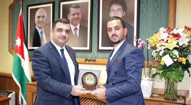 quotالشبابquot تكرم المهندس منقذ اهالي الجوفة