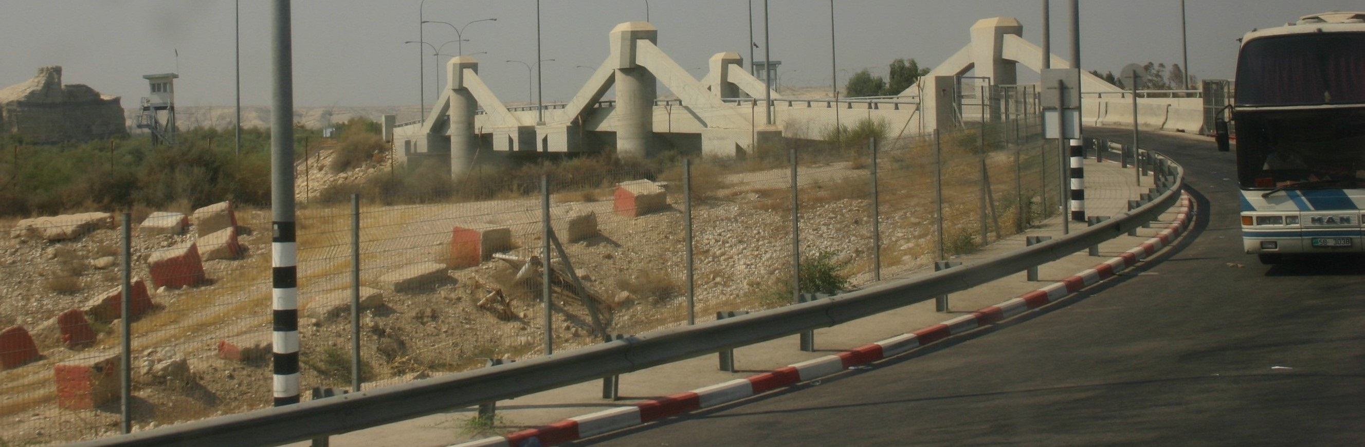 قاعة للحقائب بدلا من إستراحة عبده