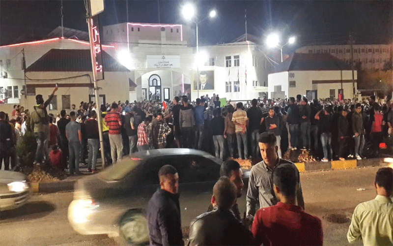 بالصور.. .حراك مسائي في مادبا لتغيير