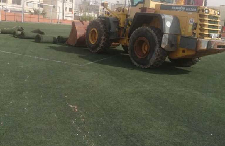 البدء بفرش أرضية ملعب الهاشمي بالعشب