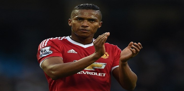 مانشستر يونايتد يمدد التعاقد مع فالنسيا