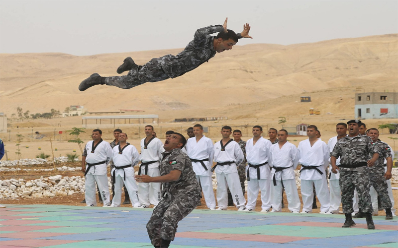 فيديو لـ قوات الدرك الأردني يكسر