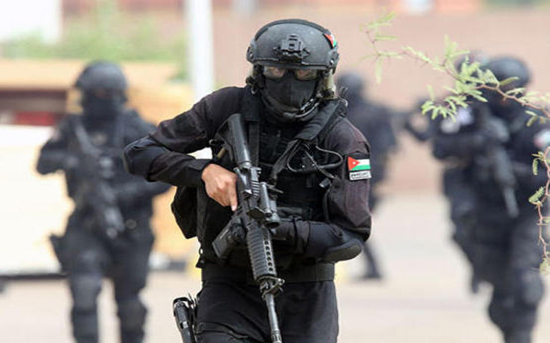 القبض على 5 مطلوبین بإربد