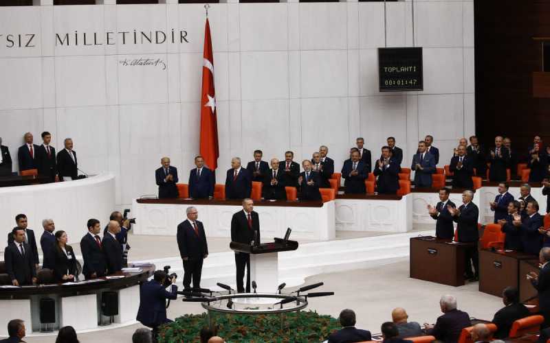 تركيا تنتقل رسميا إلى النظام الرئاسي