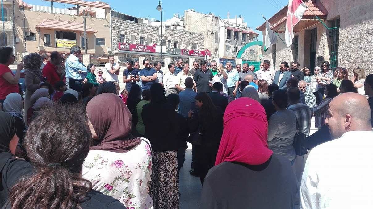 مادبا.. ذوو طلاب مدرسة الروم الارثوذكس