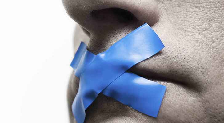 (قاتل) تظاهر بالخرس 12 عاما ففقد