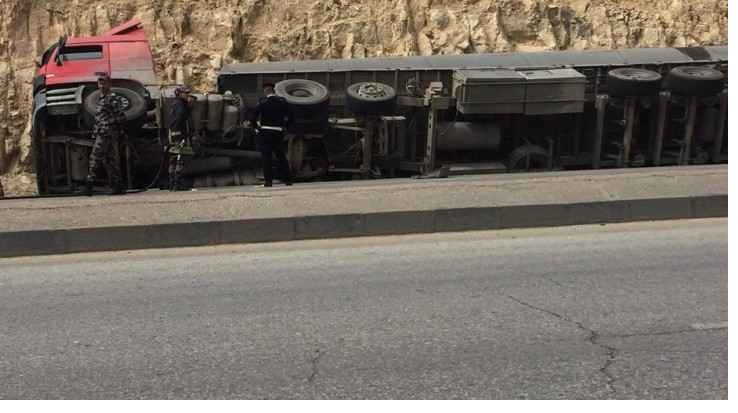 وفاة بتدهور شاحنة في معان