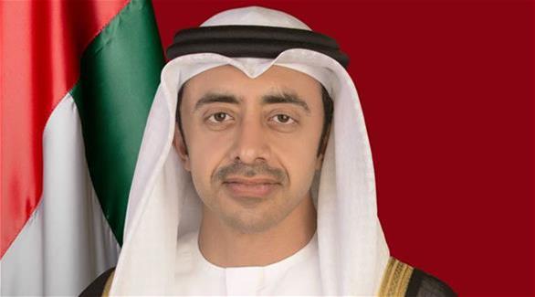 منح عبدالله بن زايد جائزة الأم
