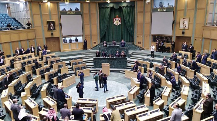 نواب يشتكون من رسائل شتم تصلهم