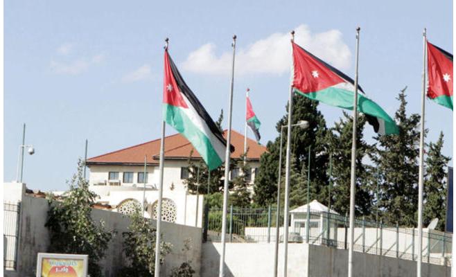 تفعيل مبدأ الثواب والعقاب لموظفي الدولة