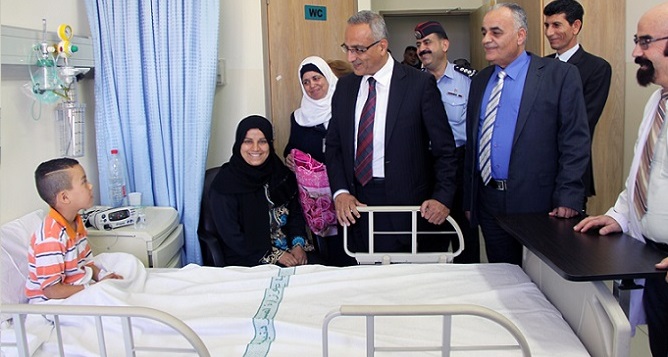 وزير الصحة يتفقد مستشفى الزرقاء الجديد