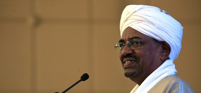 الرئيس السوداني يغير وزراء الدفاع والخارجية