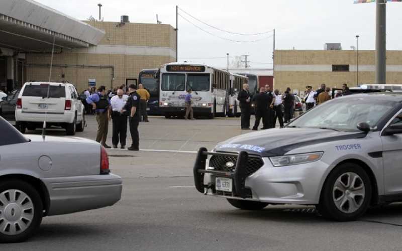 9 مصابين في حادث طعن بمجمع