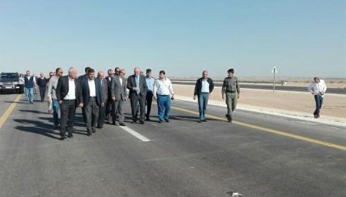 تدشين المرحلة الأولى من طريق الازرق