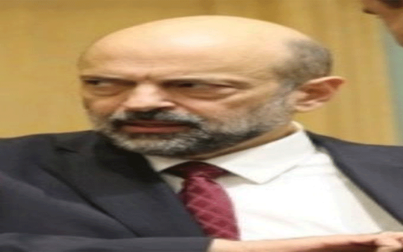 الرزاز منزعج