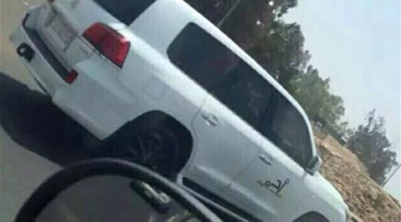 سعودي يحول (جيب لكزس) إلى سيارة
