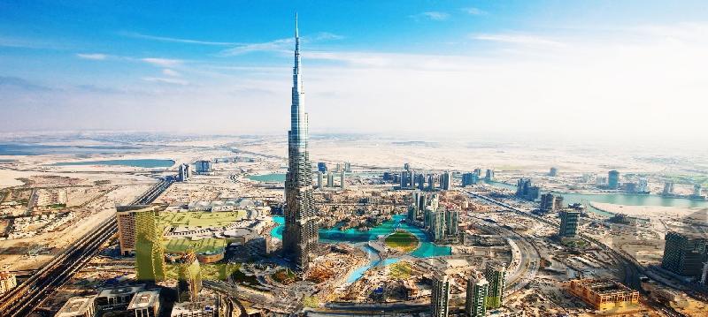 الامارات: توقيف 3 اردنيين عن العمل