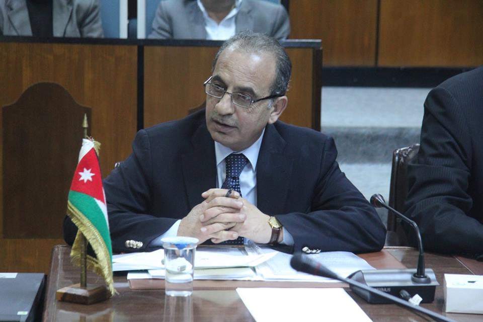 المصري: تخفيض رواتب رؤساء المجالس المحلية