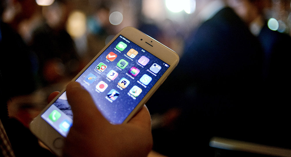 اختراع مادة خارقة تمنع تحطم شاشة