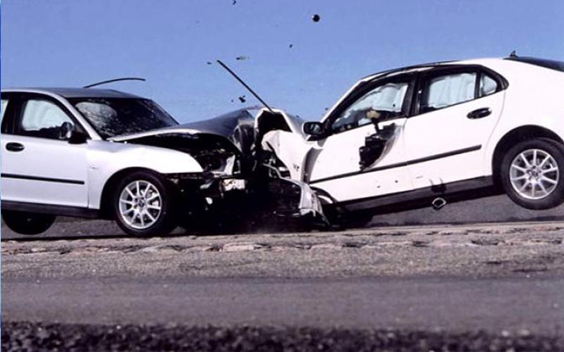 14 إصابة بحادث تصادم في عمان