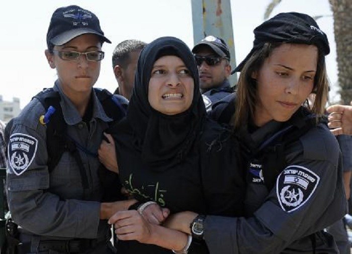 إبعاد ثلاث فلسطينيات عن المسجد الأقصى
