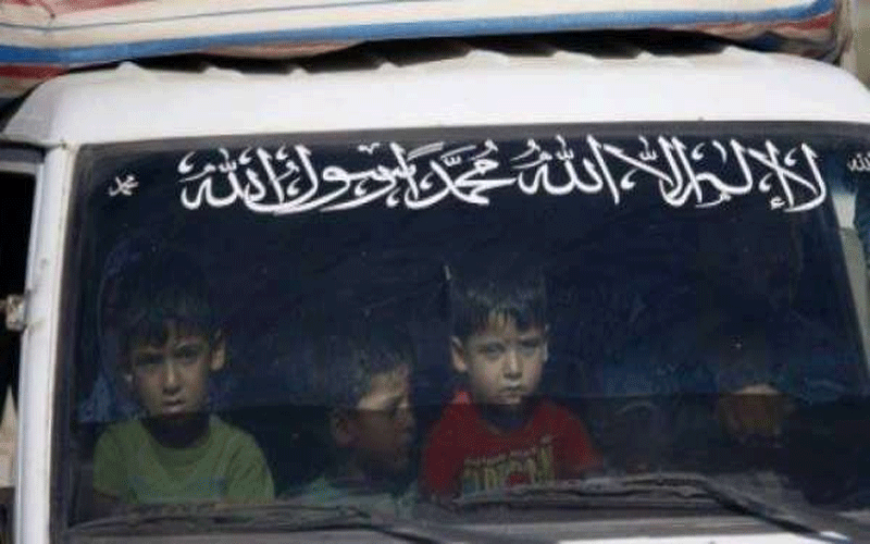 بدء عودة آلاف النازحين قرب الحدود