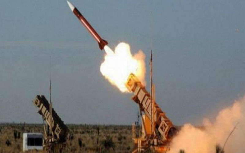 الدفاعات السعودية تدمر صاروخا حوثيا فوق