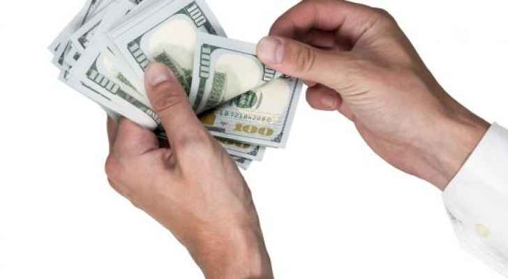 دراسة تحدد السن (الأصعب ماديا) بحياة