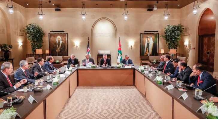 الملك: استغرب غياب المسؤولين السابقين الذين