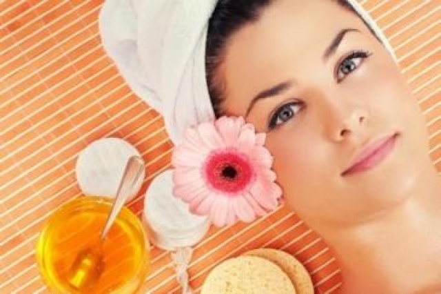ماسكات منزلية لبشرة نضرة قبل العيد