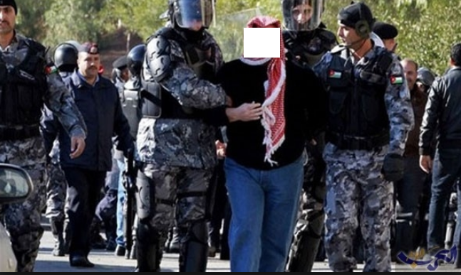 الأجهزة الامنية تلقي القبض على مطلوب