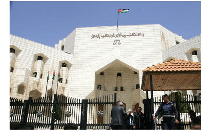 القضاء ينتصر لسيدة حطم الأمن والدرك