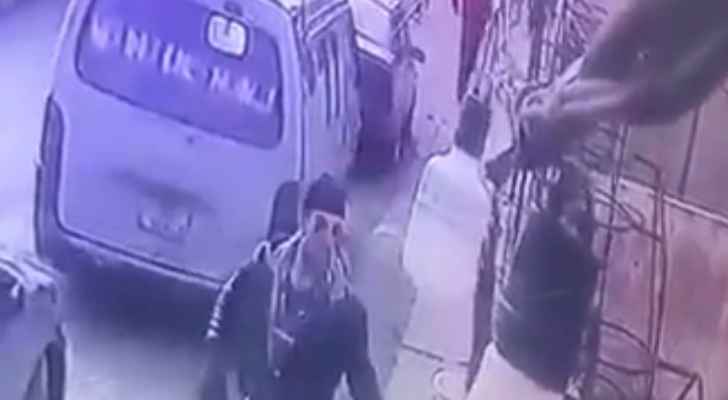 فيديو يظهر ملامح الجاني لعملية السطو