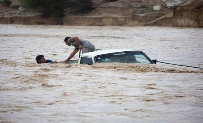 فيضانات في إيران تخلف 14 قتيلا