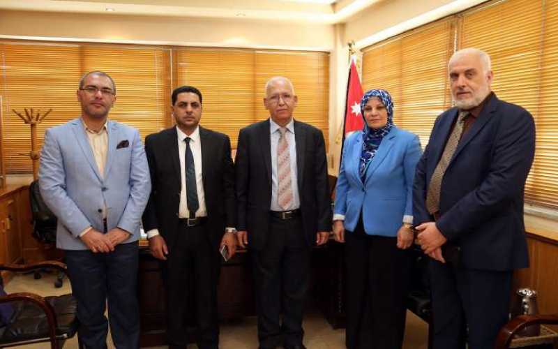 نقيب المهندسين يلتقي وفودا هندسية عربية
