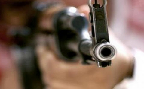 مقتل عجوز واصابة شاب في مشاجرة