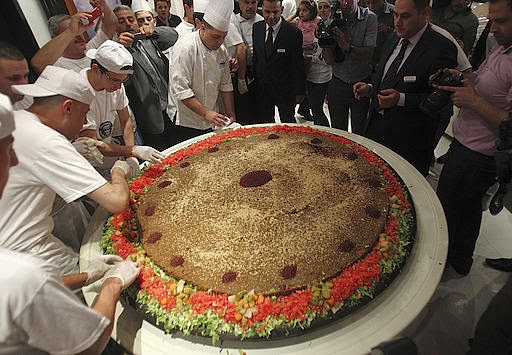بالصور.. ماذا يحدث للأطعمة بعد دخولها